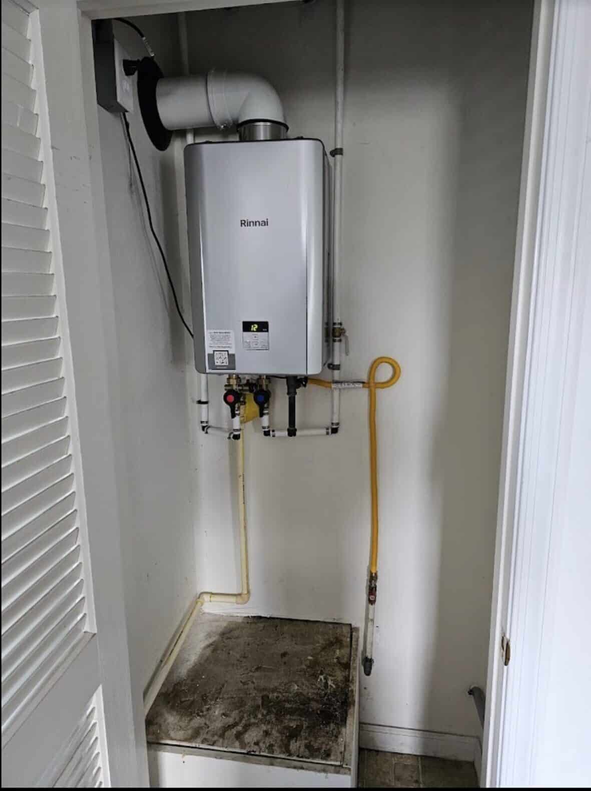 TANKLESS WATER
HEATER